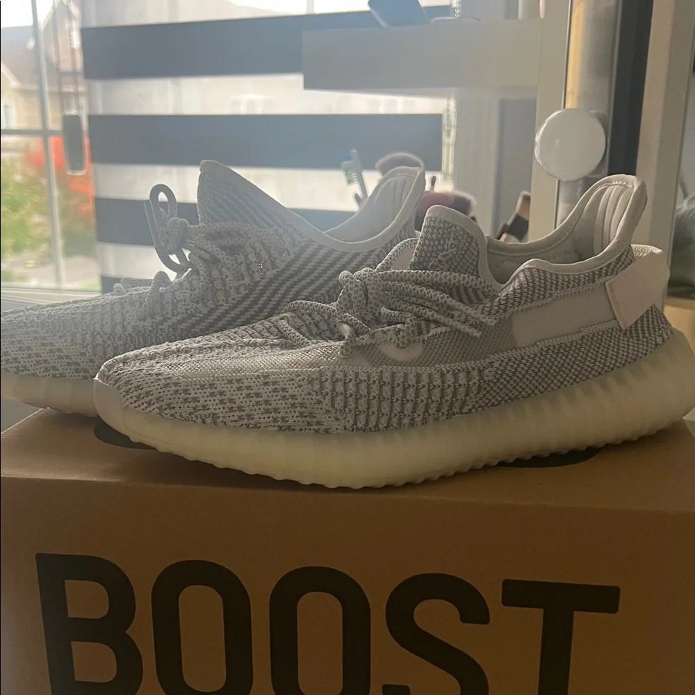 Adidas Yeezy Boost 350 V2 in Gray and Cream - Picture 1 of 4